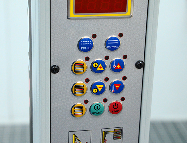 190281-1 Radiator 3x1, 1kW met tijdschakelaar en vermogensregeling, op een telescopische arm